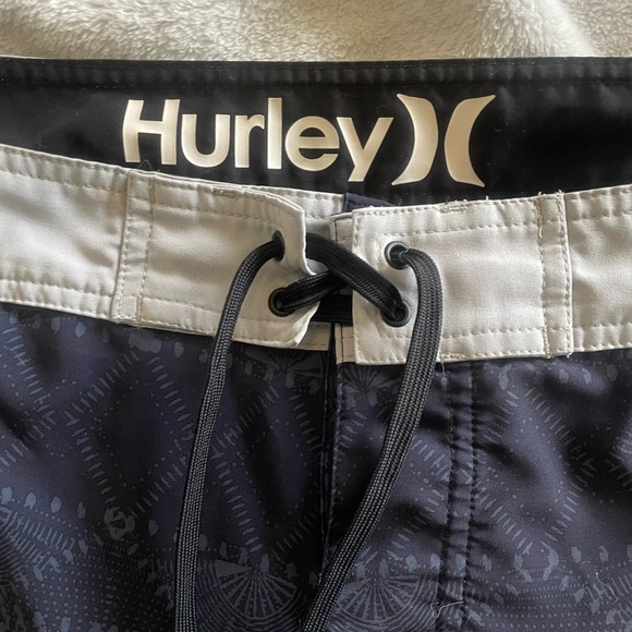 Men’s Hurley board shorts size 36, READ - Picture 3 of 9